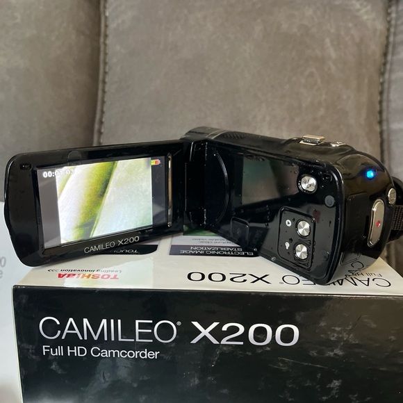 Toshiba Camcorder Camileo X200 Full HD Camera Video Recorder Tested!! - Picture 13 of 16